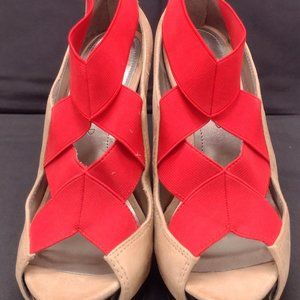 The Limited  tan/red platform sandals size 7 1/2 5" heel zip nap never worn